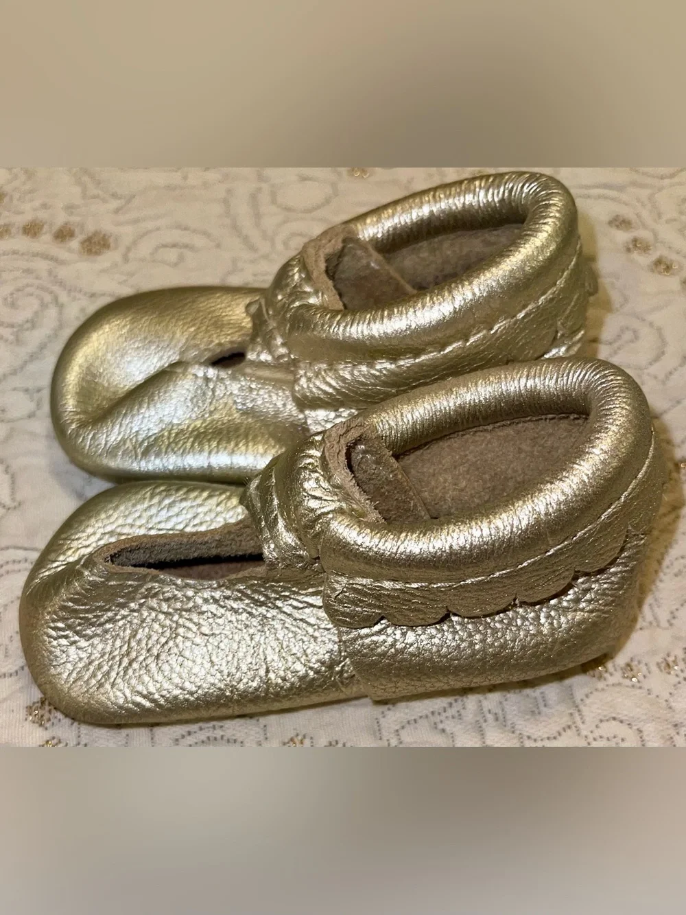 Freshly Picked baby metallic gold size 3 leather soft sole moccasin heart